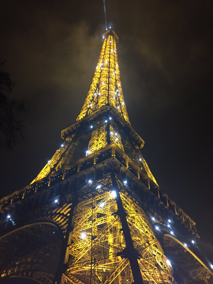 MWRKECK's tweet photo. Looking forward to flying home with @EtihadAirways from #CDG to #SYD tonight! https://t.co/NBnGJ6ltP9