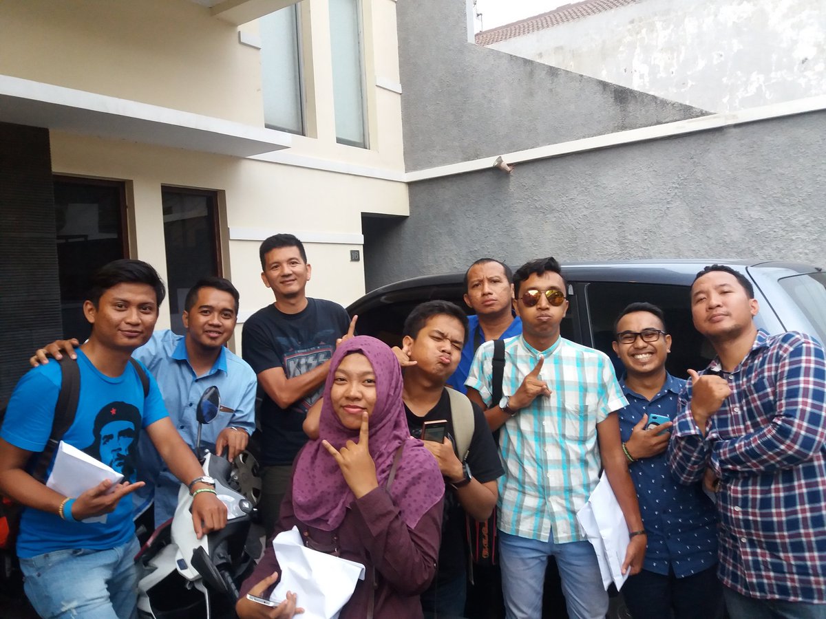 Real_SONNY's tweet photo. Seseruan punggawa radio 
Bareng Bpk Irif ( Rifandy ) @alfa_records 
#Trip03  #Rad10IsUs #RoadNRD2016  #MediaVisit https://t.co/PeA3Avp72o