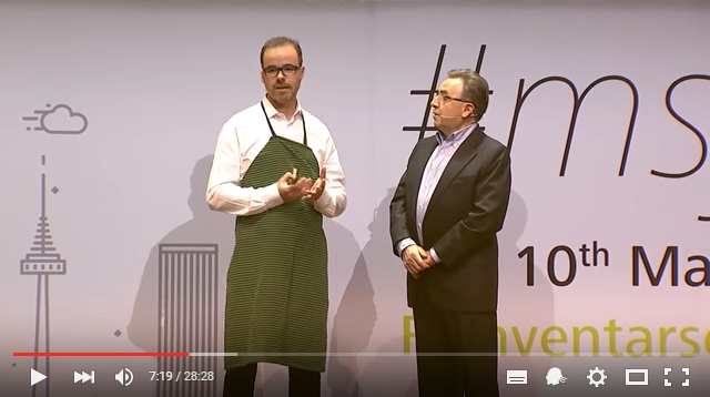 hamburguesanost's tweet photo. Nuestro director gral. @CarlosRmarcos explicó el nacimiento de #RazaNostra en el #msf10 https://t.co/Sem8ky4YTA https://t.co/G7qqEmJyIt