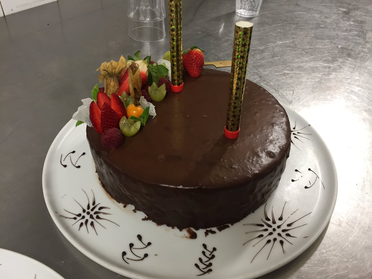 Cake Gate Gateau D Anniversaire Chocolat Pralin Anniversaire Nounours Patedamande Patisserie Passion T Co Ivuim1yhr1 Cake Gate Gateau D Anniversaire Chocolat Pralin Anniversaire Nounours Patedamande Patisserie Passion T Co Ivuim1yhr1