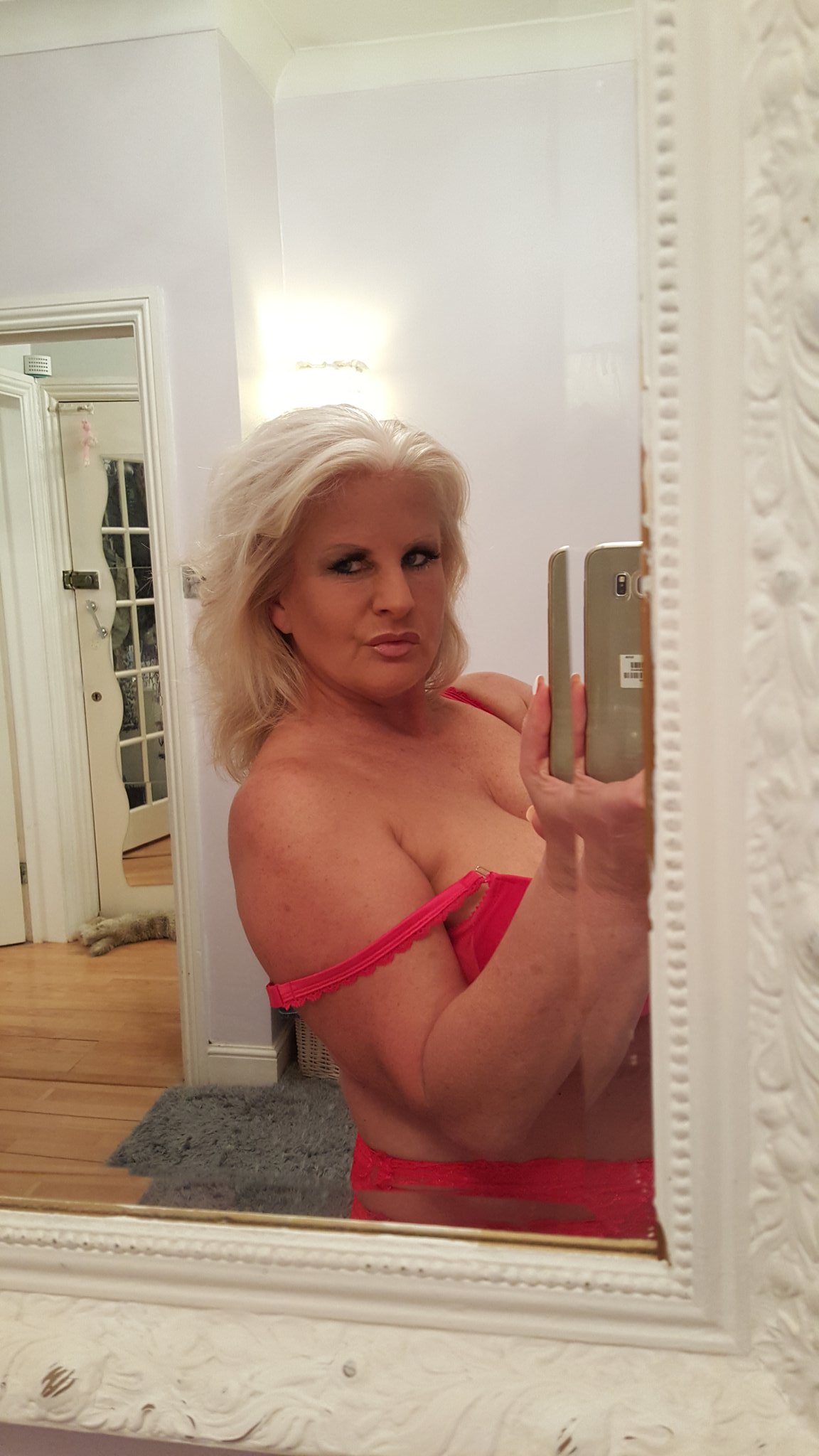 My Milf Monday contribution @S66Cougars and a Milftastic night with me too ch940 10pm -5.30am https://t.co/fbCNXH1P4n