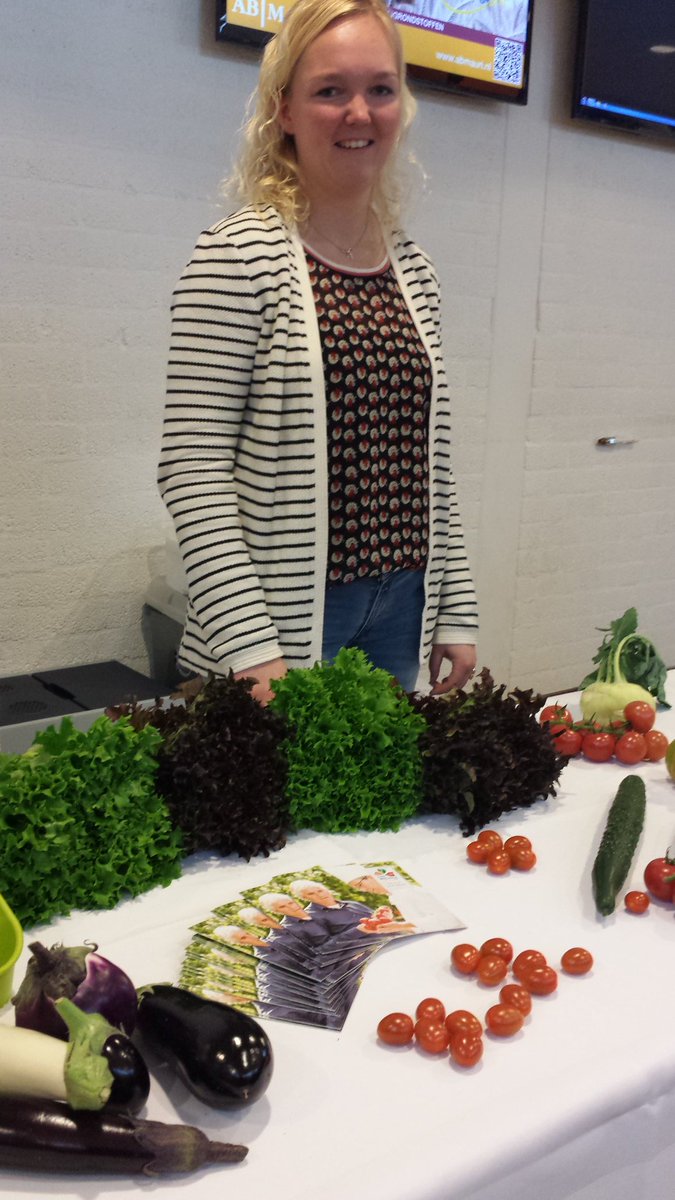 FoodProfDay's tweet photo. En Rijk Zwaan toont een selectie van groenten op onze infomarkt #foodprofday2016 https://t.co/rRlJMmjnGw