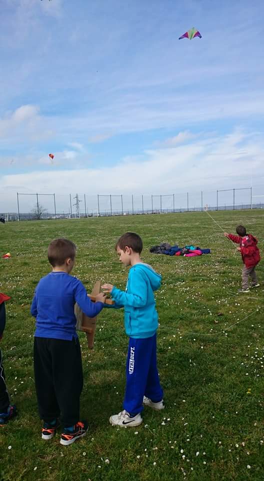 BuffaVenta's tweet photo. Ce matin, c'était à l'école #Cunac. Après la théorie, un peu de pratique.Quel enthousiasme ! #buffaventa2016 #tarn https://t.co/zntLn3A0kq