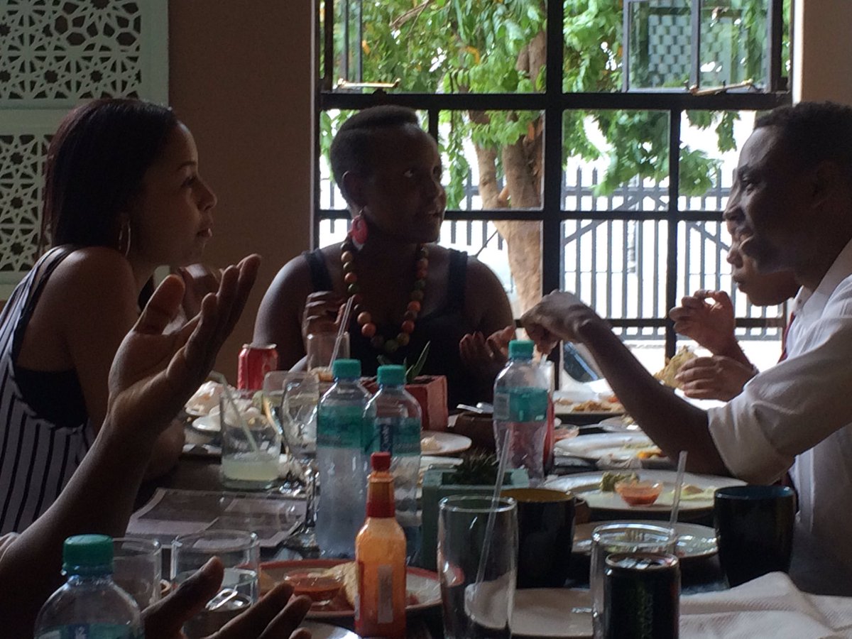 ygapSA's tweet image. Hanging out with some of our #SparkAlumni.