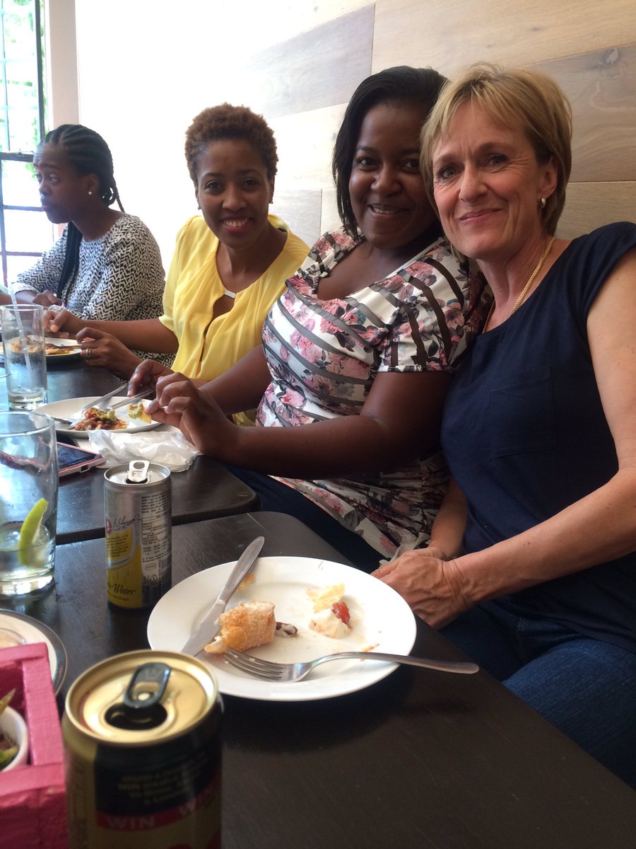 ygapSA's tweet image. Hanging out with some of our #SparkAlumni.