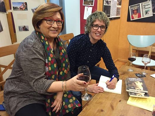 Editorial_3i4's tweet image. @Gemmaaguilera  a #Esplugues, va participar a la tertúlia #Pati Blau amb #Agent447 #llibres3i4