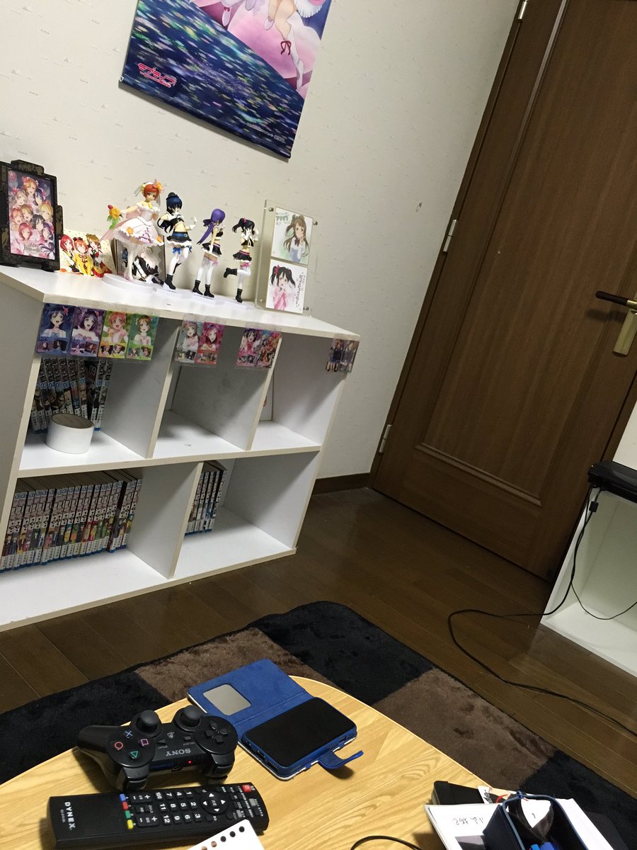 ktrn_LL's tweet photo. 友達の家に泊まりにきた https://t.co/SbwUH9LDvB
