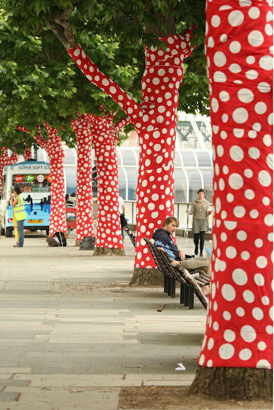 LaFrauMi1's tweet photo. #dressedTrees https://t.co/XXEa7E2AJf
