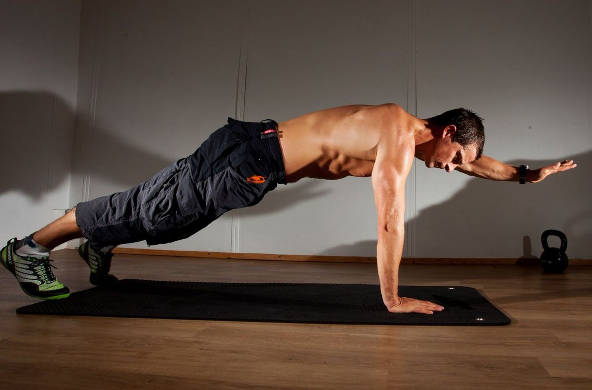 BritishGQ's tweet image. Want to train like @BearGrylls? Here's how you can: gq.uk/hGz7ZL