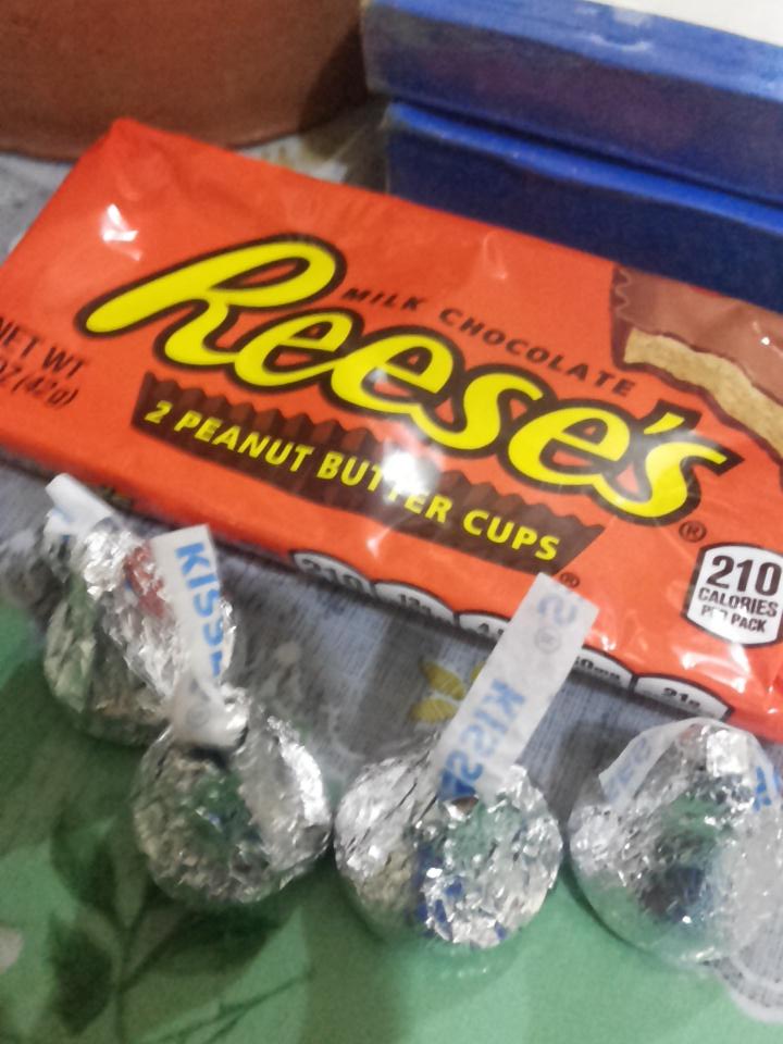 kidkoolit_ian18's tweet image. I wanna eat sana but its tunaw na :(((
#tsokolate