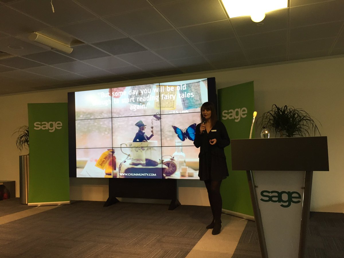 sageuk's tweet photo. Fantastic pitches -- thank you @chummunity @zhang_joanne @Festibl #5050tech https://t.co/no5gbxRg72