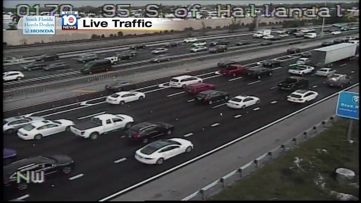 Crash on I-95 NB and Hallandale Beach Blvd #TRAFFIC https://t.co/EZMGcsOdFV