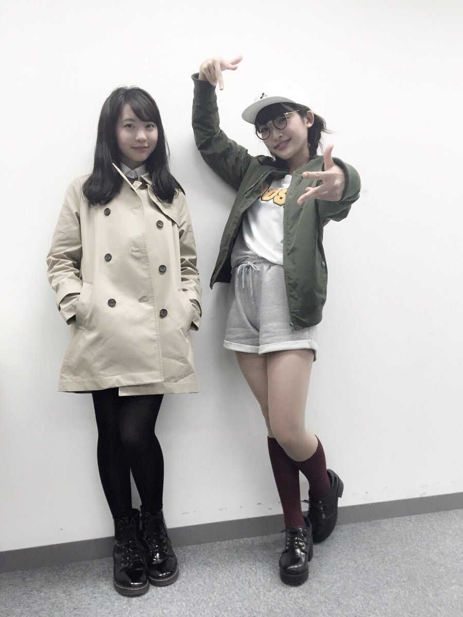 makoxmina's tweet photo. 明日は初めてのシンデレラフェスドキドキが止まらない💕
明日が待ち遠しいーー！！
そして明日はね
あの歌をもしかしたら？！
お？！歌っちゃうみたいな
みたいな…(๑¯ω¯๑)
みんなきてなーー👯😁🤘
そしてこの系統の違いよ笑 https://t.co/dRvWSbIJDk