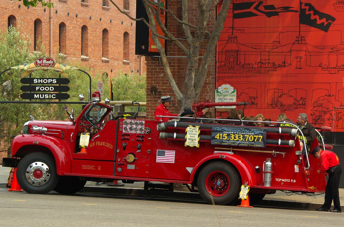 sf_fireengine's tweet image. Hoping for sun, but can work with fog. Happy Monday, #SF #SFFireEngine #SFFireTruck #SFFET #firetruck