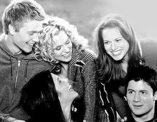 OTHdiary's tweet photo. Four years ago today, One Tree Hill ended. This show will always and forever be in our hearts. #4YearsWithoutOTH https://t.co/pYhlCDWDie