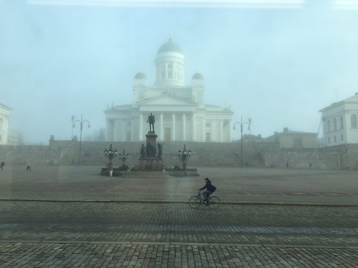 TiinaKrook's tweet photo. #Helsinki this morning. #monday #fog https://t.co/7jWxOa92dq