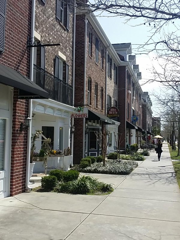 createstreets's tweet photo. Stop asking how to build more homes. Ask how to make new homes more popular  https://t.co/uCOIRqnbyf #directplanning https://t.co/xnlahBAdSk