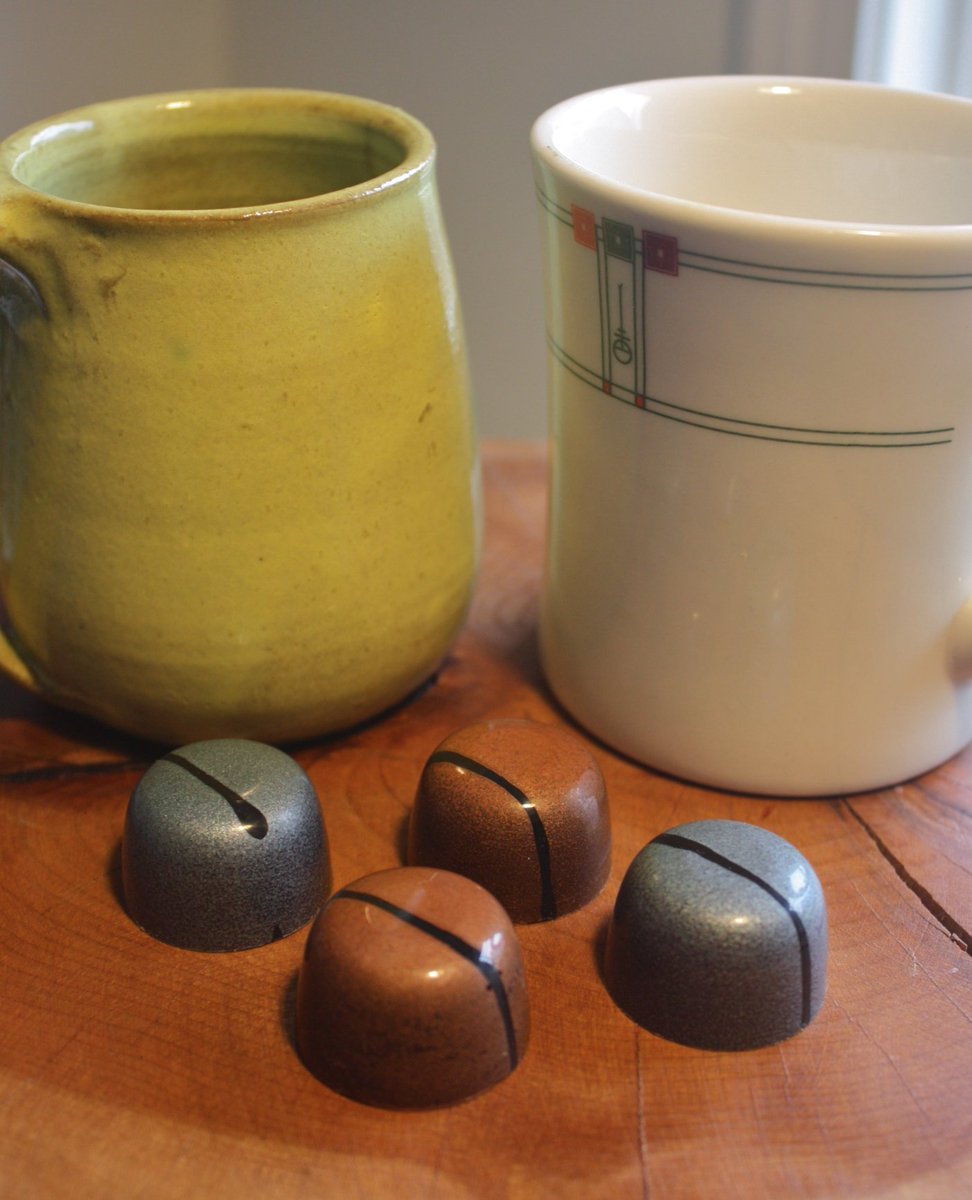 BTChoc's tweet photo. April free chocolate giveaway challenge up and running on FB, now through Wednesday morning https://t.co/1VQ0Cz4uYK https://t.co/KJuU81yxBc