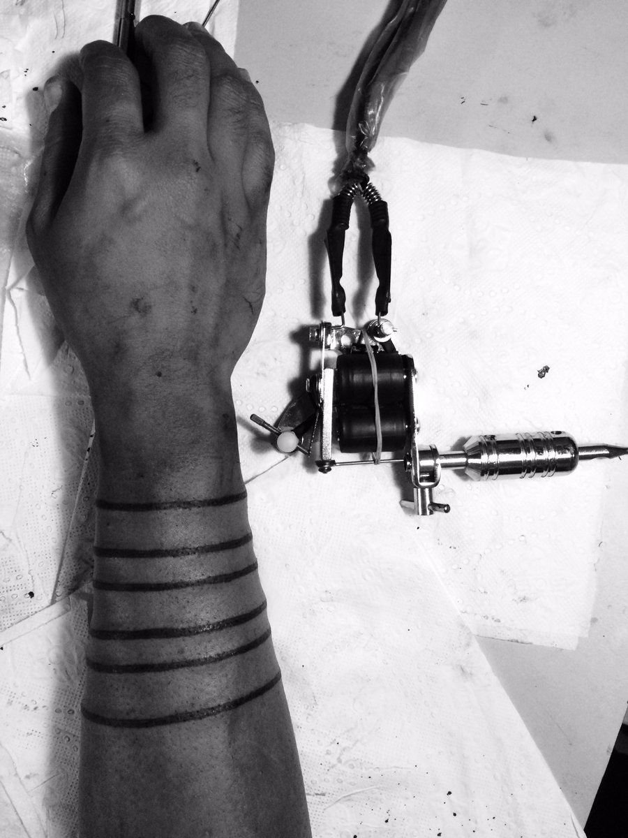 Viti_Kid's tweet photo. Getting inked #tattootribal #polynesianink in progress 😊 https://t.co/EshXHwDFRv