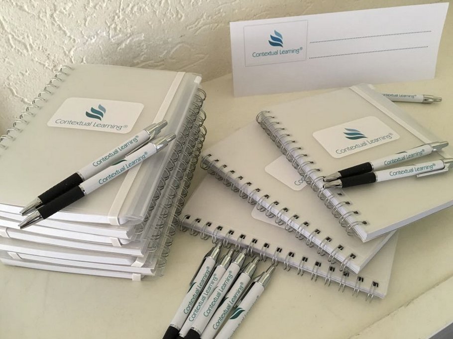 ContextLearn's tweet image. 11-4 masterclass Strategie! notitieblokken, pennen &amp;amp; naambordjes check!. Nog plek voor max 2 pers! Ben u dat?