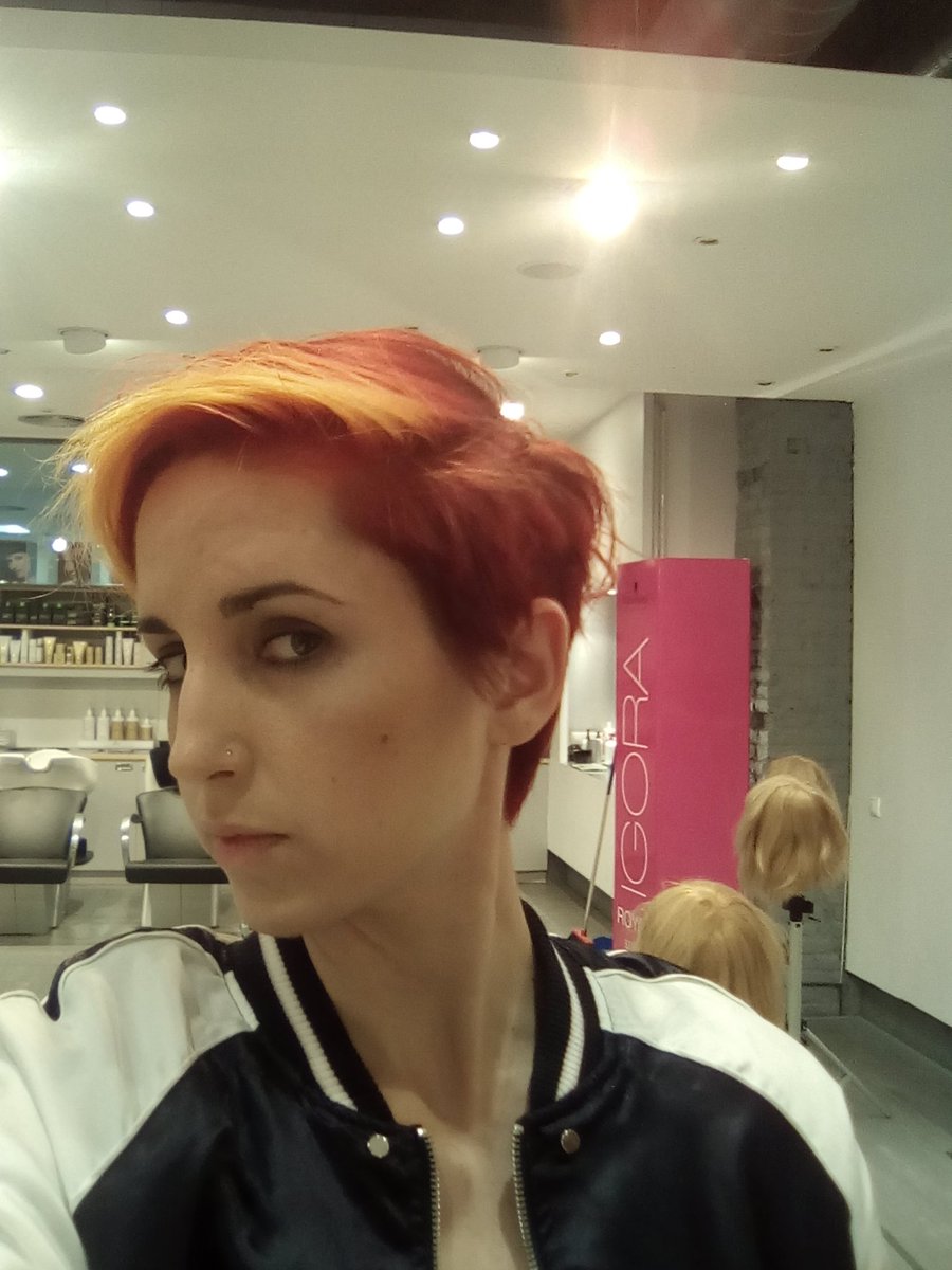 Dawn_HK's tweet photo. I am a phoenix xD #schwarzkopf #colorworks #essentiallook #boglarka https://t.co/oHFraObtn3