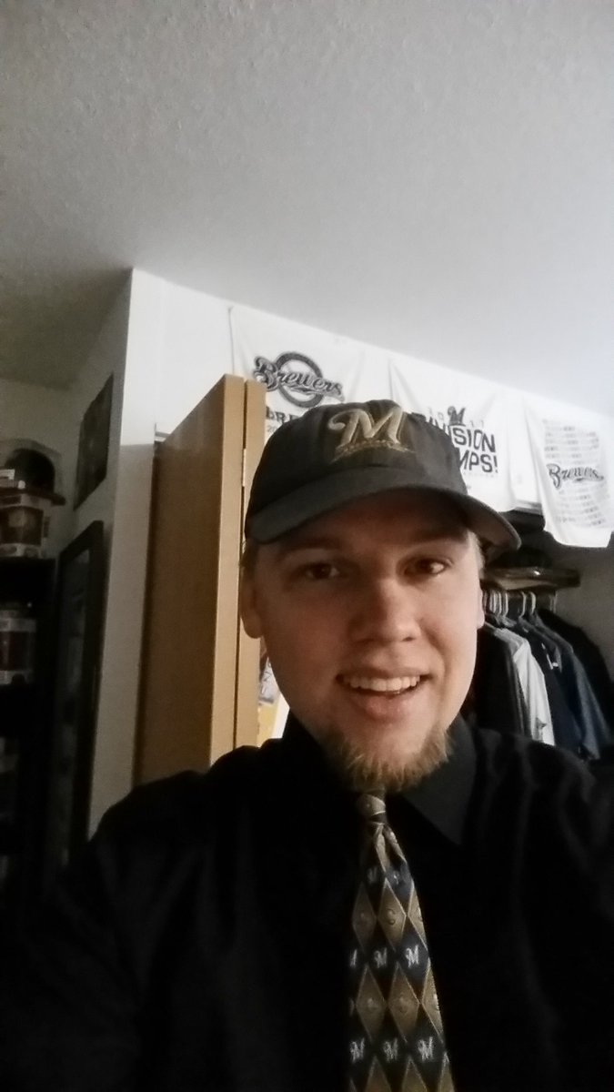 AaronClements44's tweet image. #CapsOn and #TieOn today! Let's go #Brewers!!!