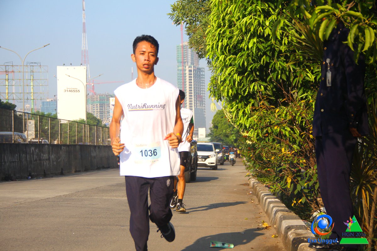 HMJGIZIUEU's tweet photo. Begitu pun dengan peserta yg satu ini #NutritionFest16 #NutriRunning @Gizi_EsaUnggul @sehatAQUA @UnivEsaUnggul https://t.co/u6hyP3G4cY