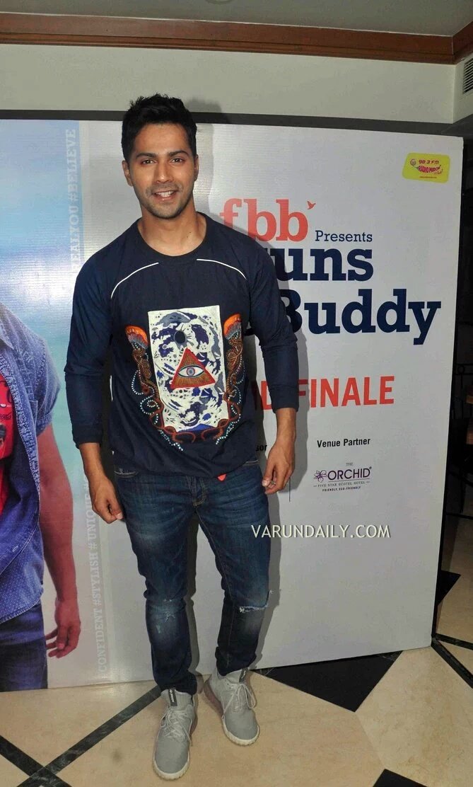 Varun_Galaxy's tweet photo. @Varun_dvn in #VarunsStyleBuddy finale [ PICS ] #2YearsOfMainTeraHero  https://t.co/IB6z9OCuqR