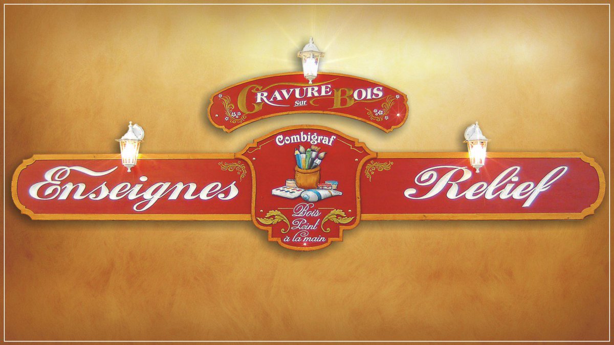 sascombigraf's tweet image. Voici notre enseigne qui trône à l&apos;entrée de notre atelier, réalisée en épicéa 30 et 40 mm et peinte à la main.