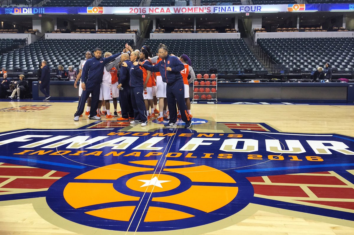 CuseWBB's tweet photo. ALL IN. #NationalChampionship https://t.co/LpGCfFYtMv