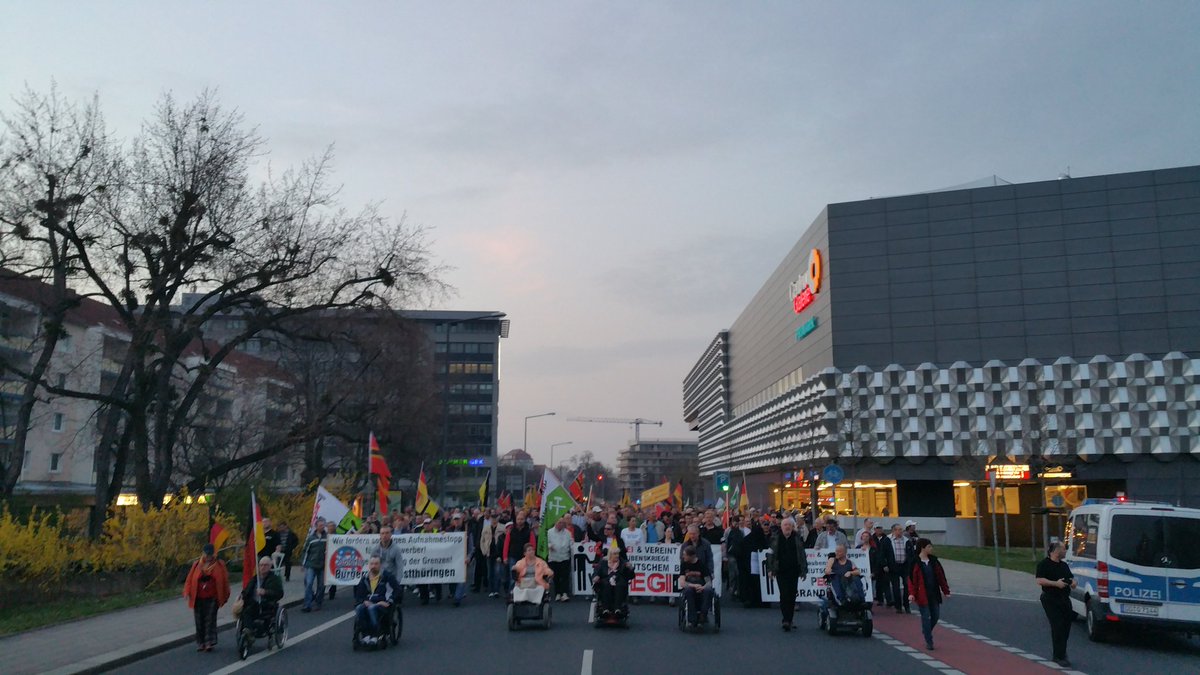 OFFICIAL_PEGIDA's tweet photo. #PEGIDA @ #Dresden 04.04.2016 https://t.co/bCgSBApk0R