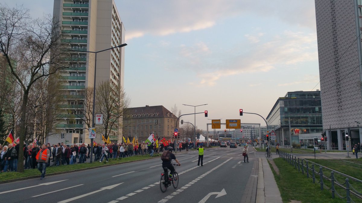 OFFICIAL_PEGIDA's tweet photo. #PEGIDA @ #Dresden 04.04.2016 https://t.co/bCgSBApk0R