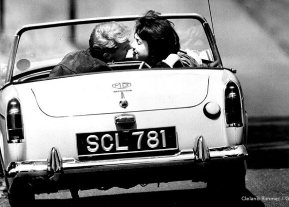 exclusivezindi's tweet photo. 15 Signs You're a Hopeless Romantic https://t.co/FZVEy3iSgw @Zindigo @stellavallenyc @VivianaGabeiras @karenzambos https://t.co/g0NMBkJSYx