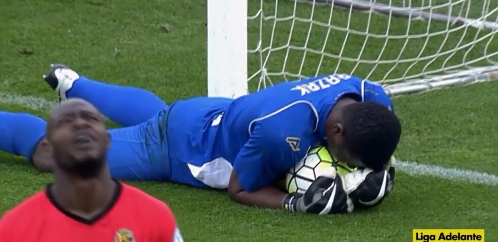 ClubFansRazak's tweet photo. Aqui os dejamos las mejores fotos de @RazakBrimah en el #NASvCCF ! #VamosRazak 
📷: @LaLiga @cordobacfsad https://t.co/VYCPjQO1dS