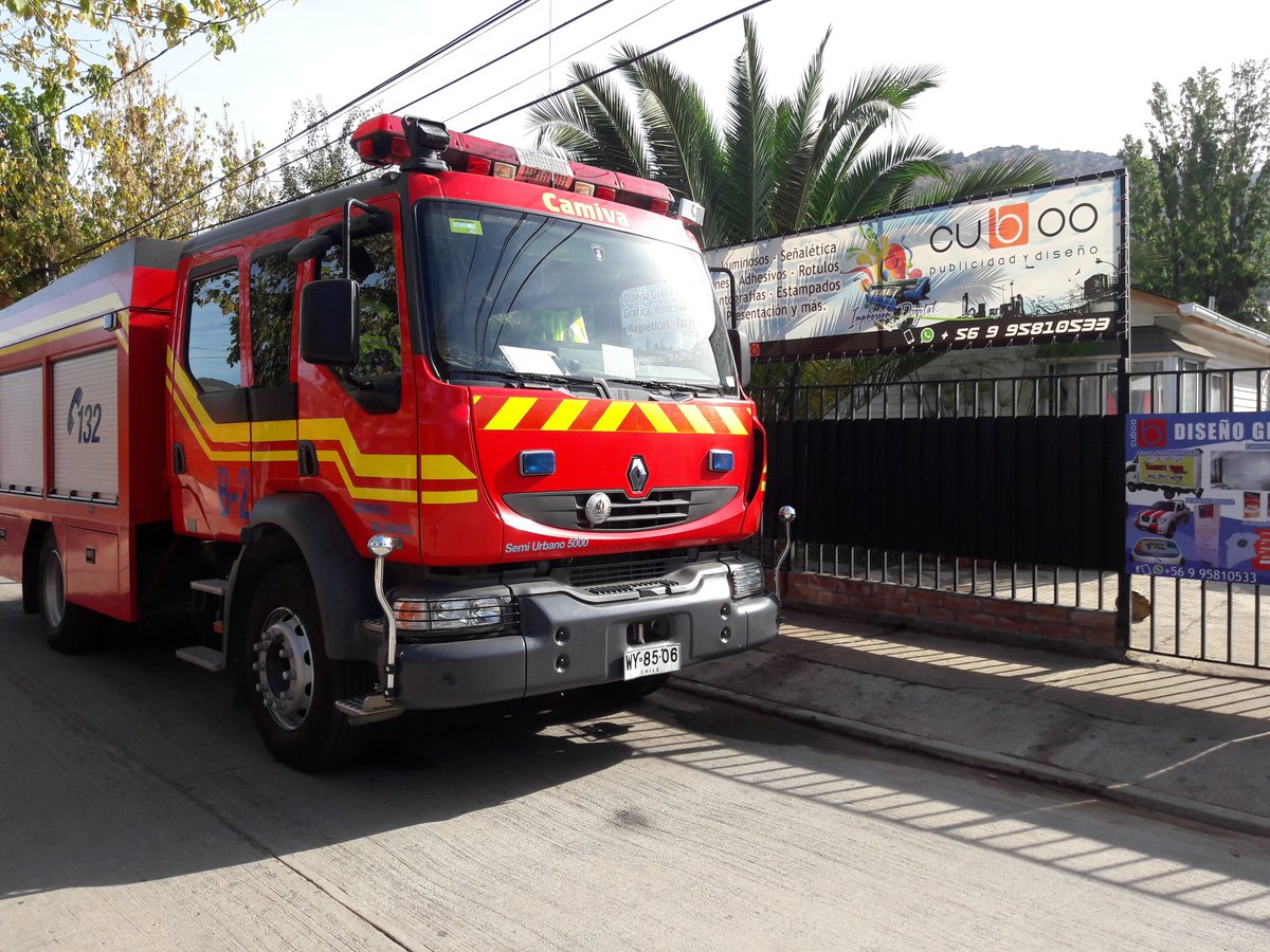 bomberosalamanc's tweet photo. La Segunda compañía  está realizando el cambio de su distintivo Gracias a la empresa Cuboo Diseñodecoracion https://t.co/WLnCaXMBzR