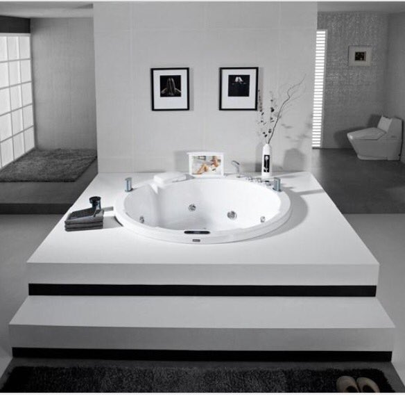 designpataki's tweet photo. Some R and R in this fabulous tub by 🐬@Hindware_Homes    #hindware #hindwareWinsAward https://t.co/lYbMfEmGkW