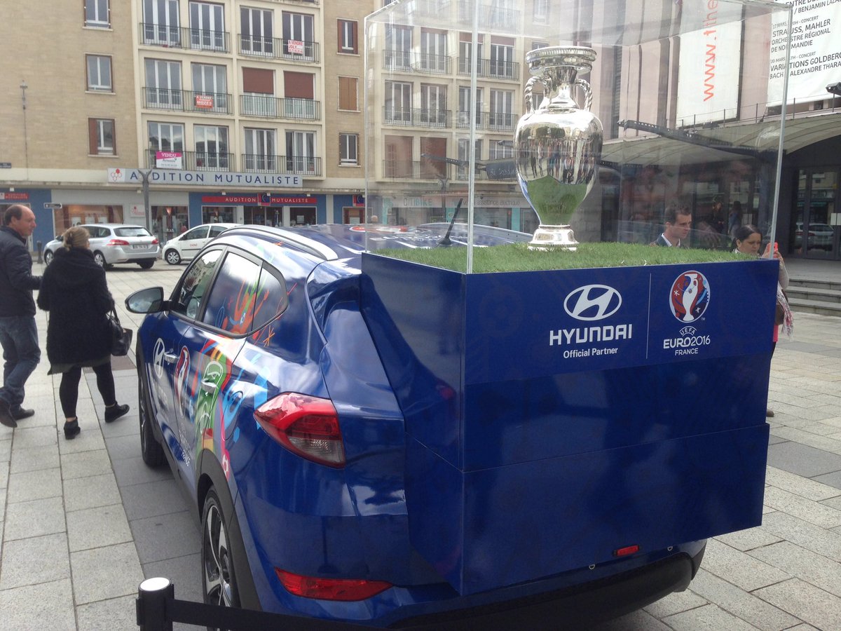 HavasPlay_FR's tweet photo. Ce Tucson @HyundaiFrance a été entièrement réaménagé par nos équipes Experiential ! Good job 🏆👍 #TrophyTour https://t.co/pADZzc2kg1