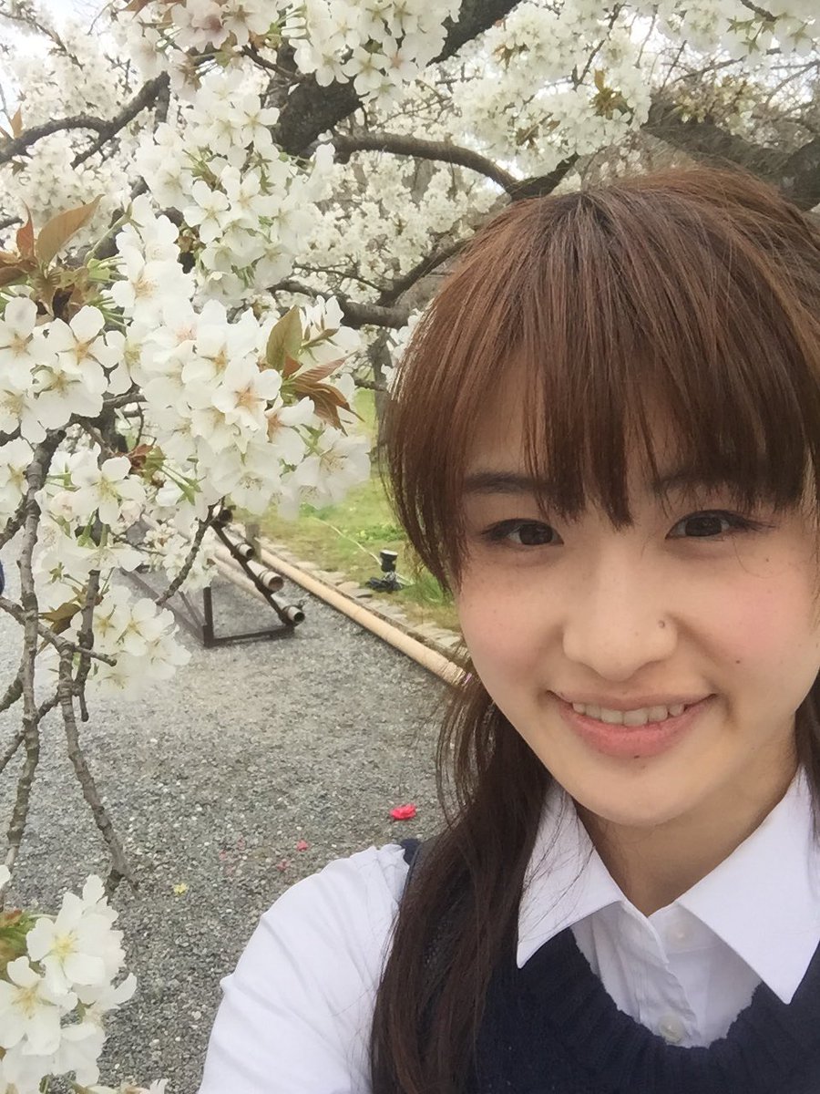 紗那ゆずは みつこ Twitter પર そんな中 妹が遊びに来てくれて 京都観光 福井へスノボ 大阪城と 盛り沢山の3日間を過ごしました 実は 初めての大阪城でしたが 本当に桜満開で素敵な所でしたっ 真田丸フィーバーもあり 豊國神社にも行けましたし 最高 紗那ゆずは みつこ Twitter પર そんな中 妹が遊びに来てくれて 京都観光 福井へスノボ 大阪城と 盛り沢山の3日間を過ごしました 実は 初めての大阪城でしたが 本当に桜満開で素敵な所でしたっ 真田丸フィーバーもあり 豊國神社にも行けましたし 最高