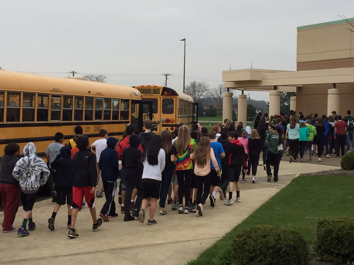 TollesTech's tweet photo. The masses have arrived! Welcome @DublinSchools 7th graders! https://t.co/h7RDcmJt1a