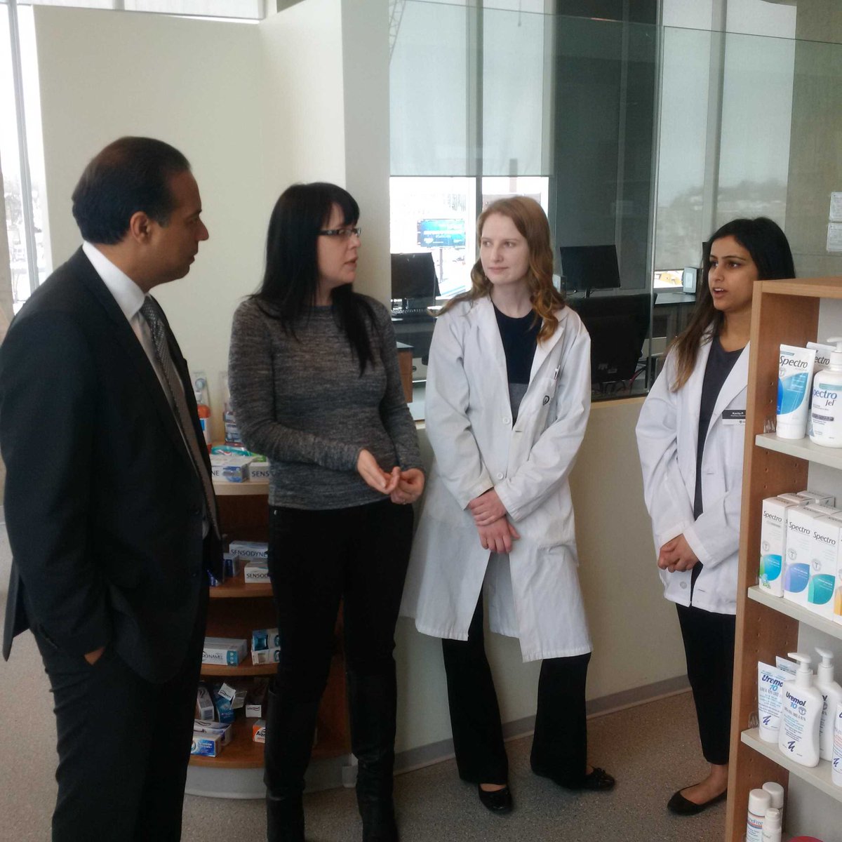 bestacey's tweet photo. @RajSainiMP talks best practices in pharmacy industry with #UWpharmacy students @uwaterloo #uwaterlooinnovation https://t.co/03LKUwJeQk