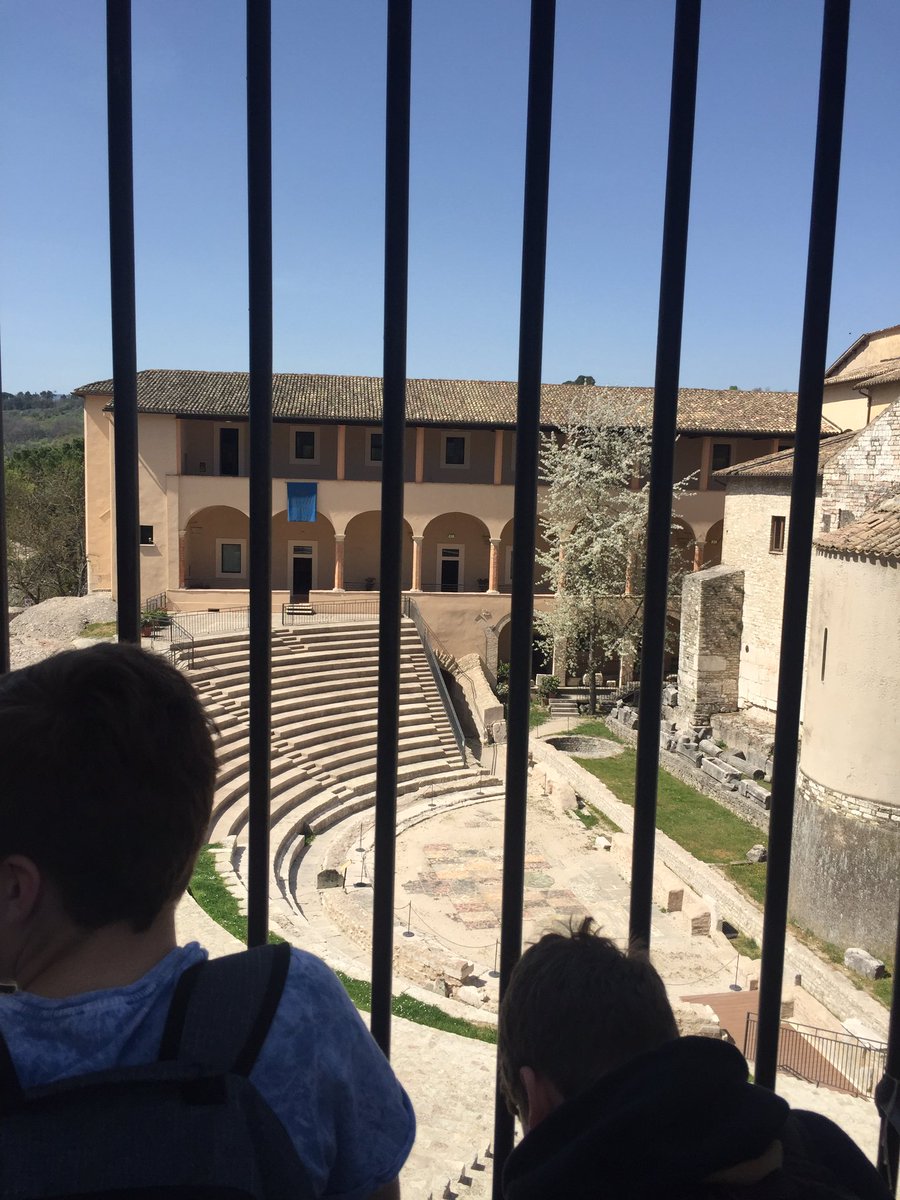 StEdsCathChoir's tweet photo. Not much time to look around, but we went in the Cathedral and walked around the castle perimeter, with great views. https://t.co/iPasM9yW0t