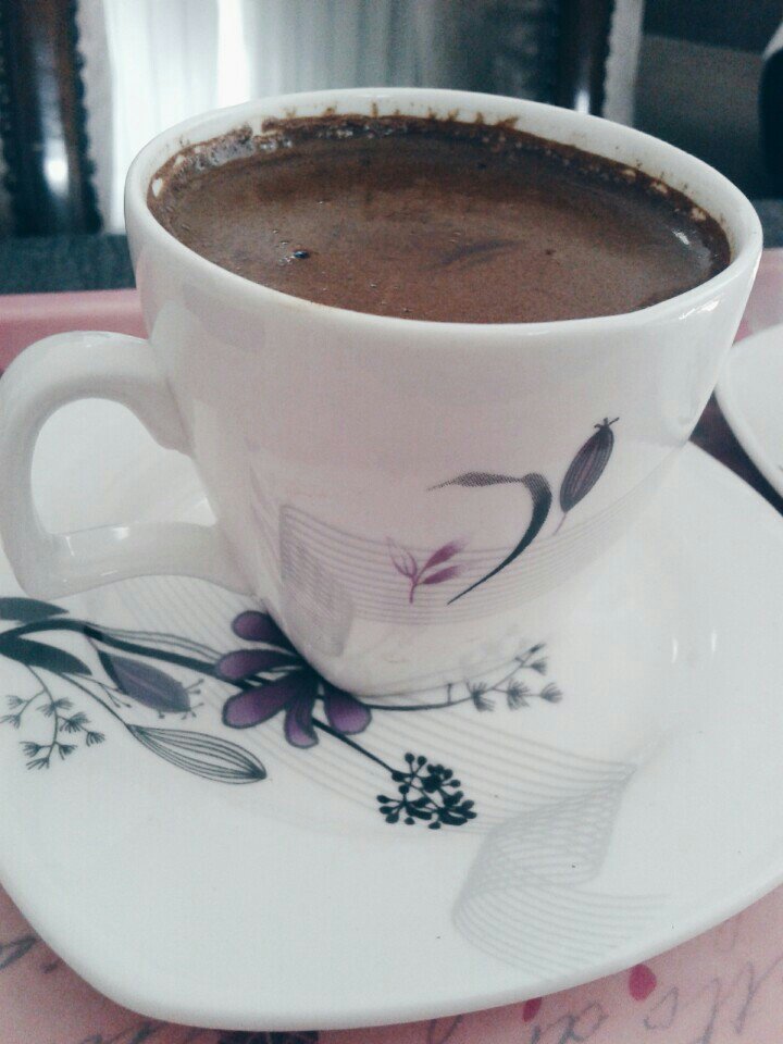 EmineBzca's tweet photo. Kahve gibi kırk yıl hatrın kalacak 💕 (@ Nohutcuoglu Home w/ @dilara_nhtcgl) https://t.co/kHxgo3cLof https://t.co/CpOZ2SEXjt