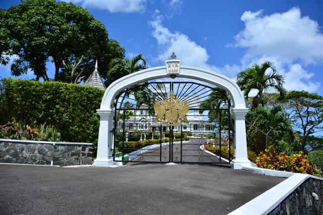 Michael_WJames's tweet photo. Best of St Lucia Tour Reunion Week #NoWorryMoment #sandalsregencylatoc #stlucia https://t.co/9UTRMQhSI9