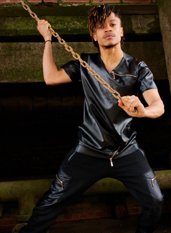 GrandyOfficial's tweet photo. Broken chains #Driweave #photoshoot #modelling #malemodel https://t.co/FqKC6zdzYl