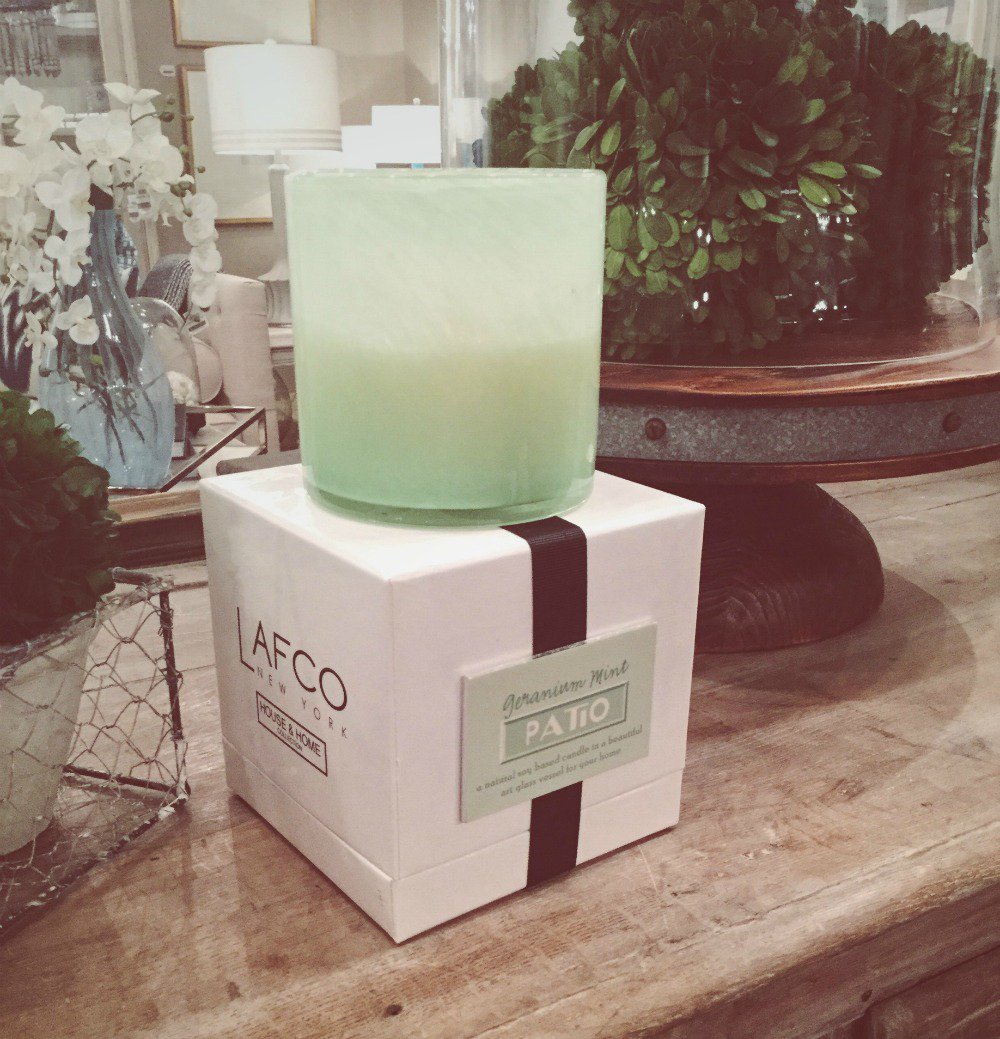 OohsandAahs's tweet photo. @LAFCONewYork Patio Candle: Mellow, fresh, floral and green; a blend  of white geranium and mint leaves. https://t.co/lTitNICpwa