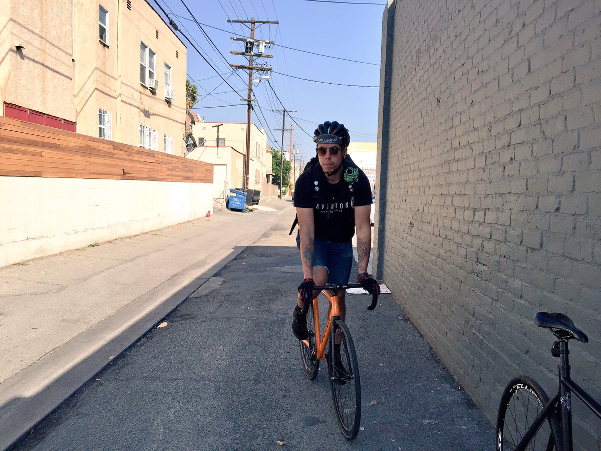 BRK_LosAngeles's tweet photo. It's Monday! Push on! #brkla #rybtw #Aventon #la #losangeles #fixedgear #fixie #trackbike #fixiefoo #boombotix https://t.co/ukfGYaL8Ok