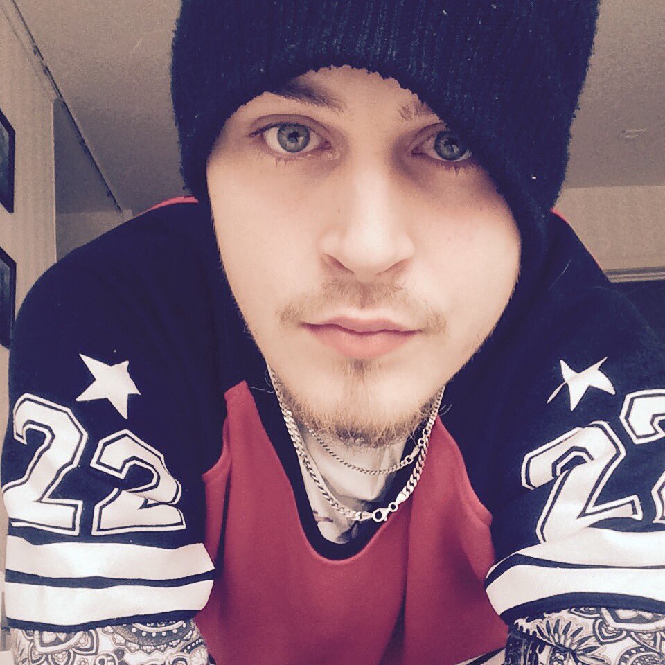 Pocketflow92's tweet photo. Still having a cold. Make me feel better https://t.co/Hnys3kvyra