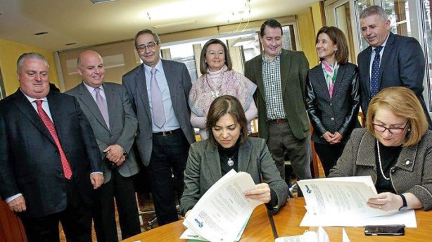 Farma_SERVICIOS's tweet photo. El convenio de Murcia abre el camino de los servicios, dicen profesionales https://t.co/MhzIxkVNxz #OFServicios https://t.co/qjDGQEbjXe