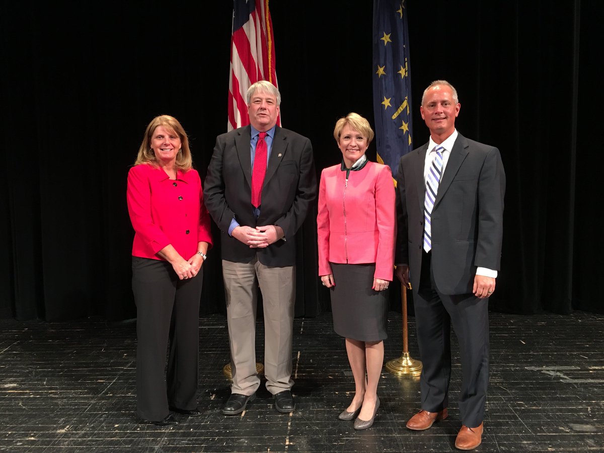BerriesAlumni's tweet photo. Thank you Lt. Gov. @SueEllspermann and Mayor Kitchell for being part of the 58th Annual LHS Good Government Day! https://t.co/iGwQD6ciX4