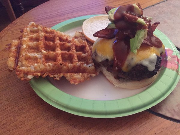 YummyPost's tweet image. Avocado bacon burger w/ hash waffle